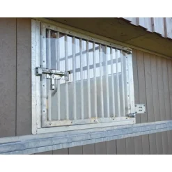 Fermeture en polycarbonate pour fenêtre ouvrante